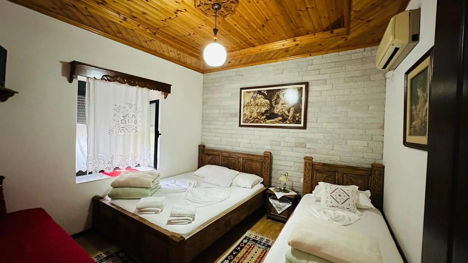 Kore Guest House Gjirokastër 0*,
