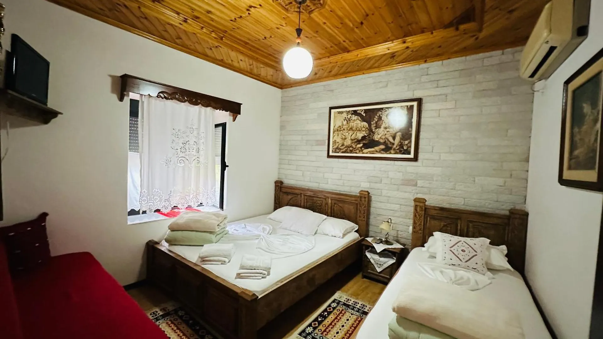Kore Guest House Гирокастра