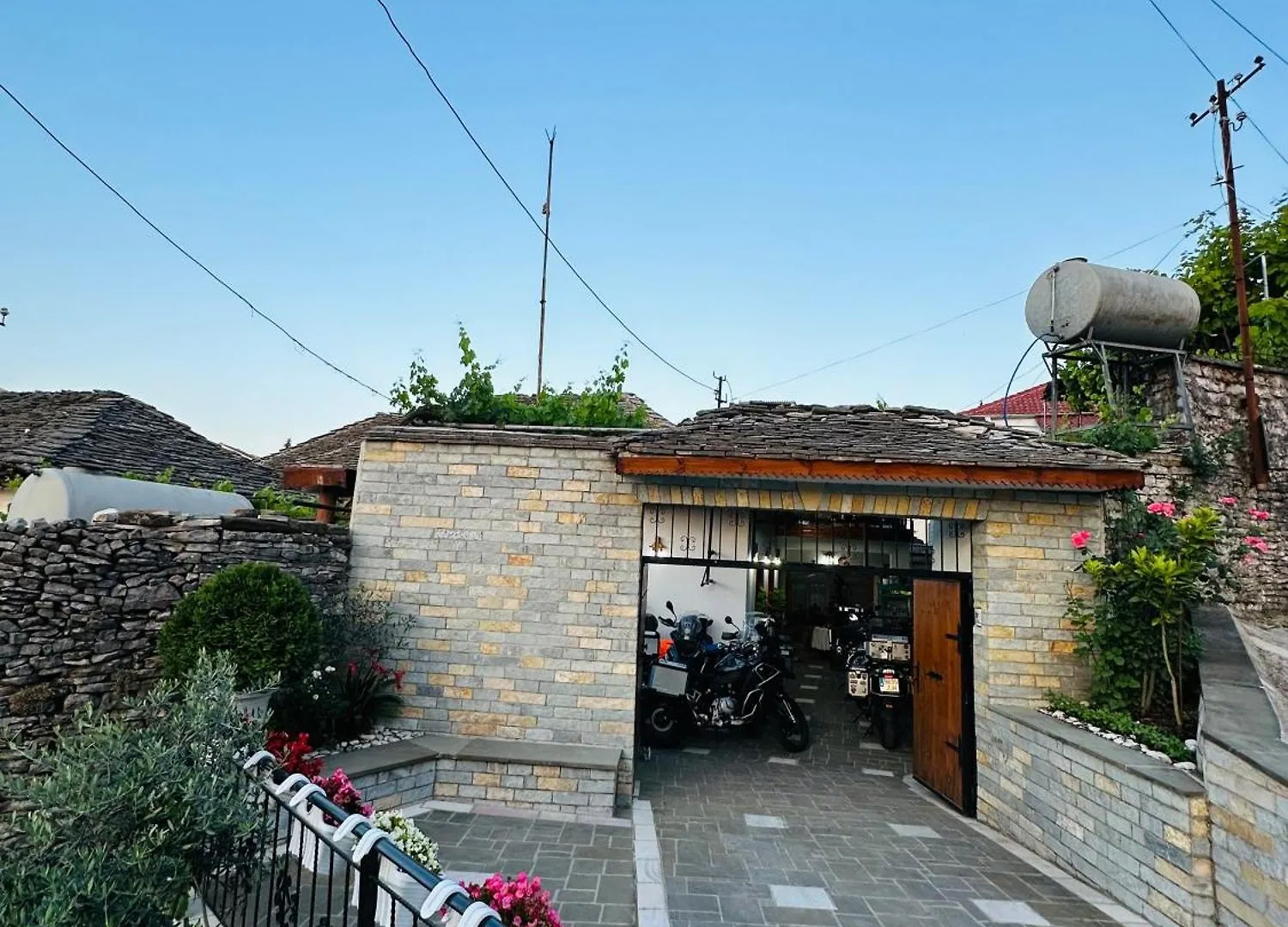 Kore Guest House Гирокастра 0*,